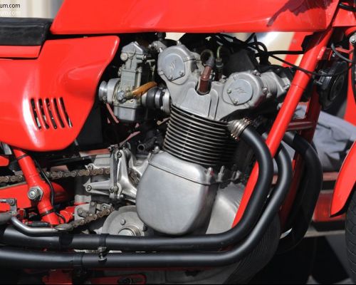 MV Agusta 750 S America  engine with Magni pipes