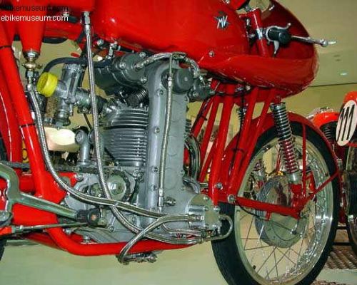 MV Agusta 125 Monoalbero  This is a twin cam engine.